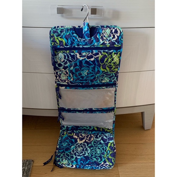 Vera Bradley Handbags - Vera Bradley Hanging Cosmetic Case